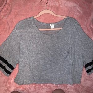 Gray oversized crop tee